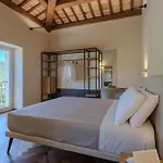 Ambra Villa *