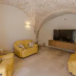 Ambra Villa