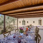 Ambra Villa *