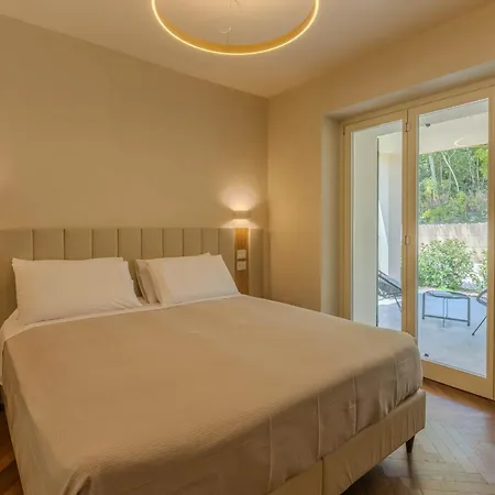 Ambra Villa *